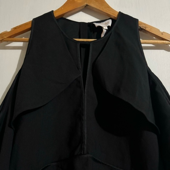 Laundry by Shelli Segal Black Cold Shoulder Keyhole Peplum Top - Picture 2 of 9